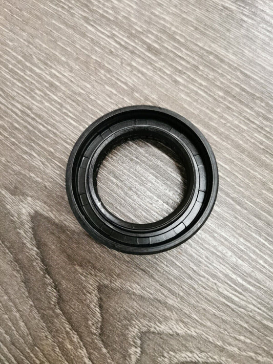 NOS SUZUKI  KINGQUAD GUADRUNNER 1987 - 2013  OIL SEAL 09283-34008  S11