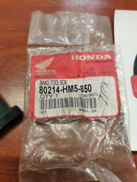 NOS Honda TRX250 TRX300 TRX350 TOOL BOX BAND 80214-HM5-850 H103