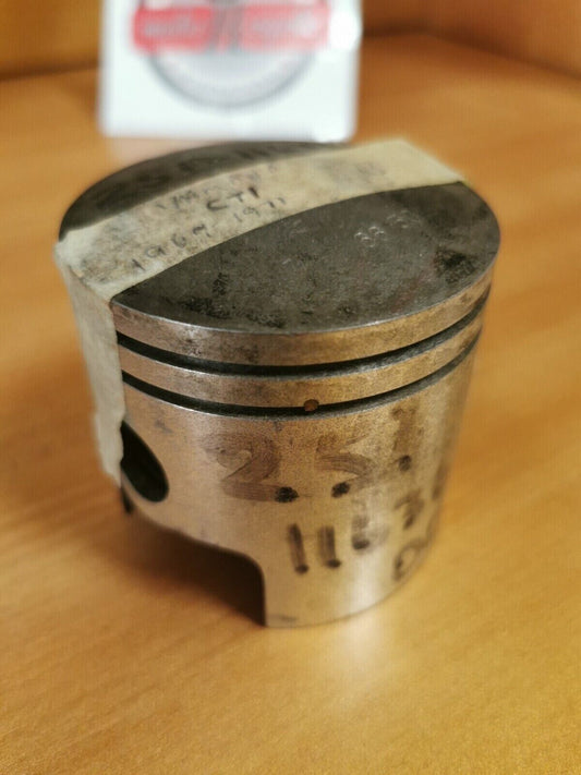 NOS YAMAHA CT1 AT1 1969 - 1971  PISTON  2 O/S 0.50   251-11636-00-00   Y47