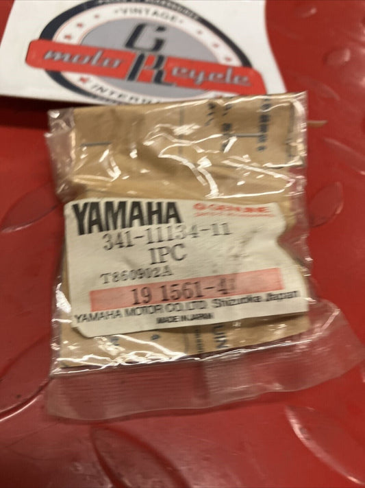NOS YAMAHA EXHAUST VALVE GUIDE 341-11134-11-00 Y63