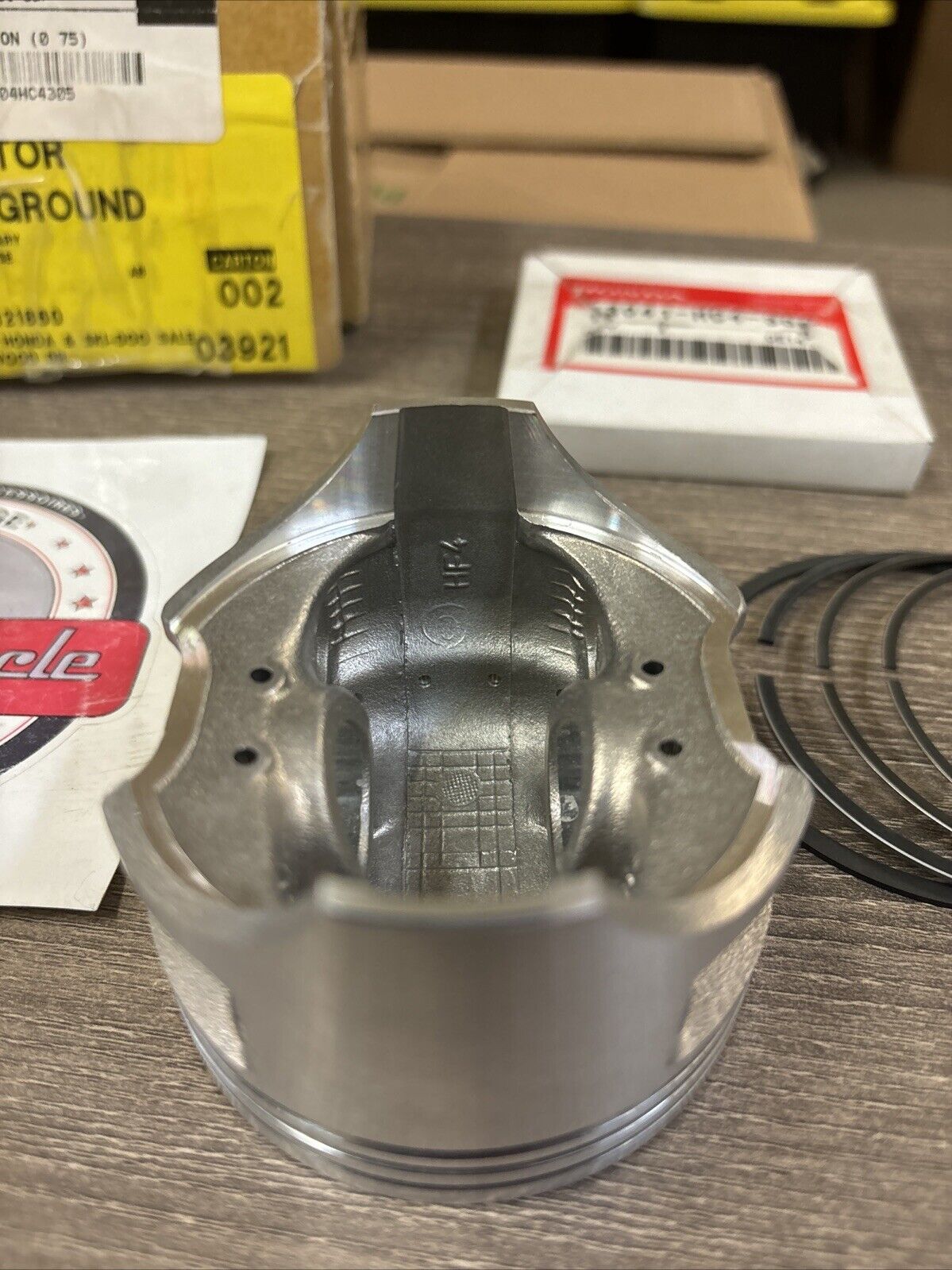 NOS Honda TRX300 TRX300FW PISTON & RING 0.75 13104-HC4-305 13041-HC4-306 H136