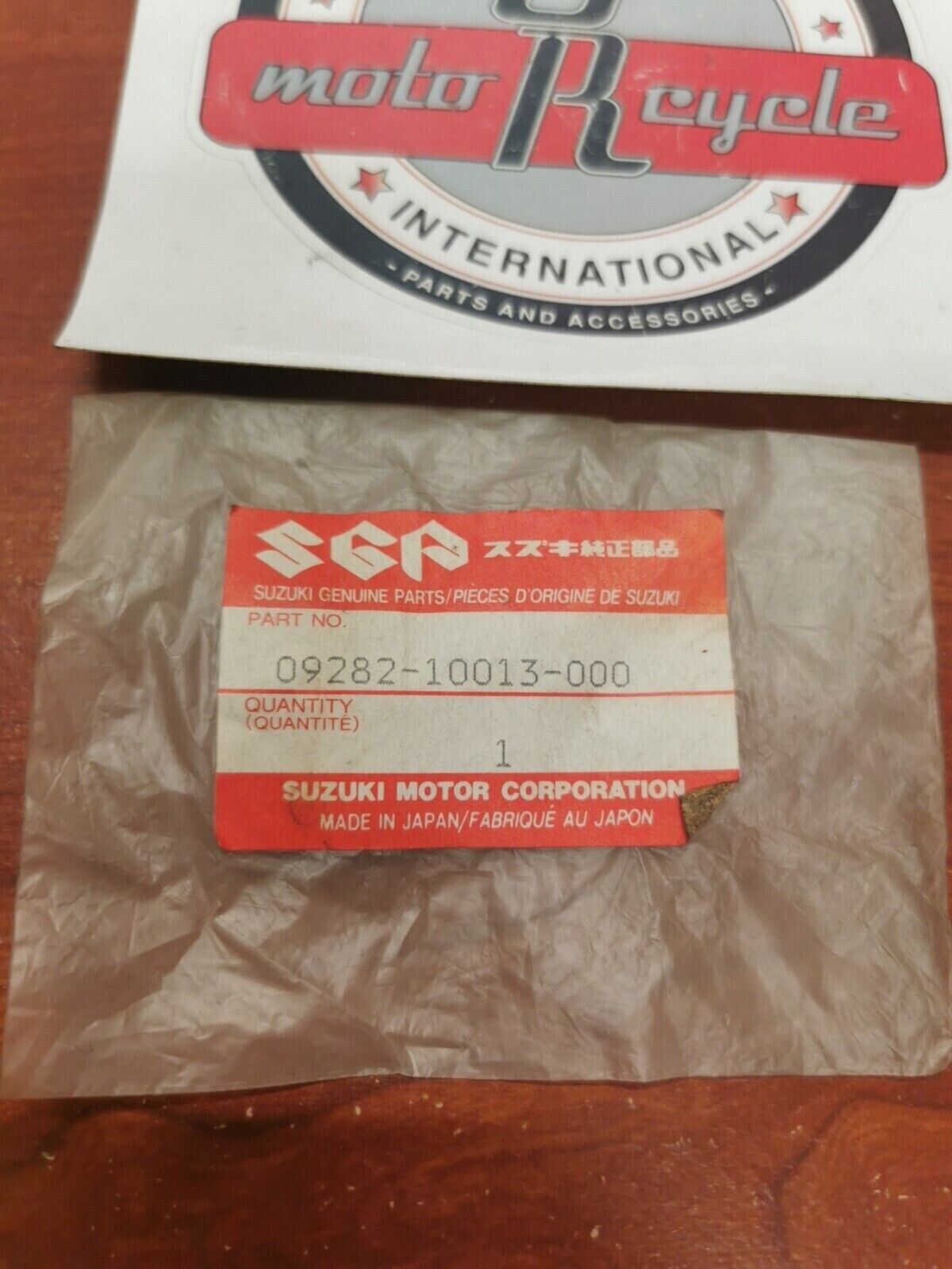 NOS Suzuki LT500 LT250 OIL SEAL 09282-10013-000 S19