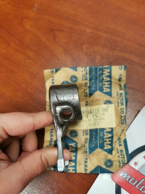 NOS Yamaha CS3 CS5 RD200 YCS1 SHIFT FORK 174-18513-00-00 SUB 174-18513-01-0 Y116