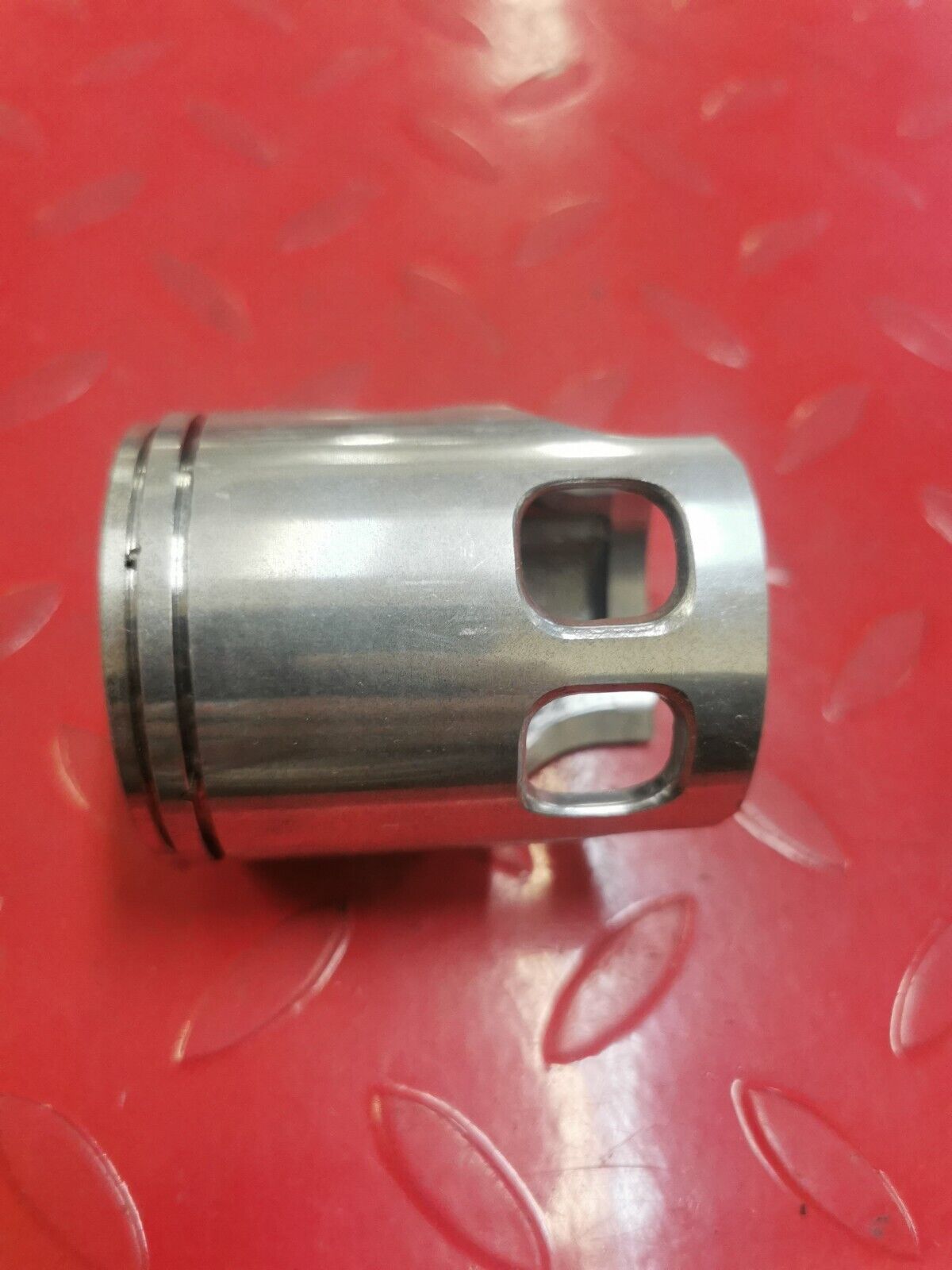 NOS Yamaha RD250 PISTON 2 OVERSIZED 0.50 361-11636-02-00 Y34