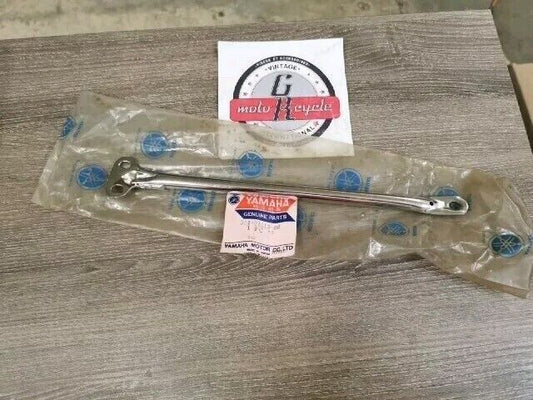 NOS YAMAHA RD350A RD350 RD250 RD250B RD250A STAY FENDER 1 351-21513-00-00 Y157