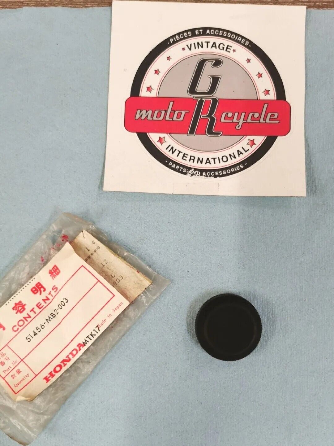 NEW NOS HONDA CBR1000 GL1500A VF1000F GL1500SE  AIR VALVE CAP 51456-MB2-003 H47
