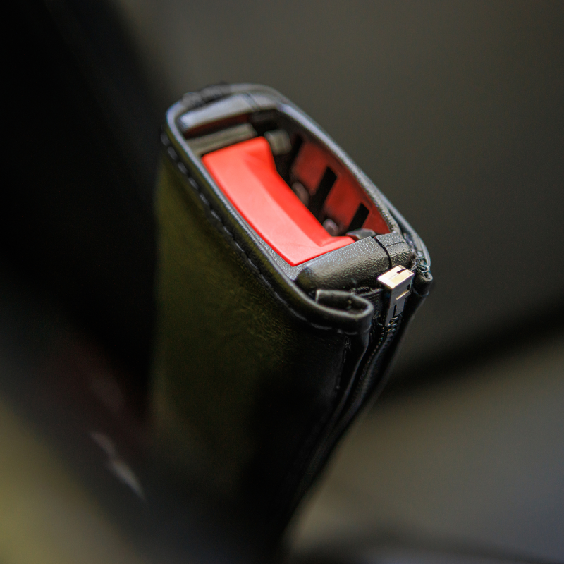 SHOW CHROME SEAT BELT COVERS BLACK H44-5BK