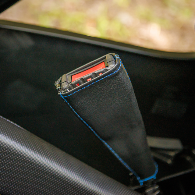 SHOW CHROME SEAT BELT COVERS BLUE H44-5BLUE