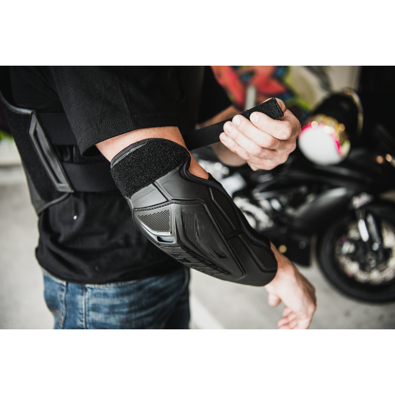 ICON FA3 ELBOW GUARD BK S/M 2706-0207