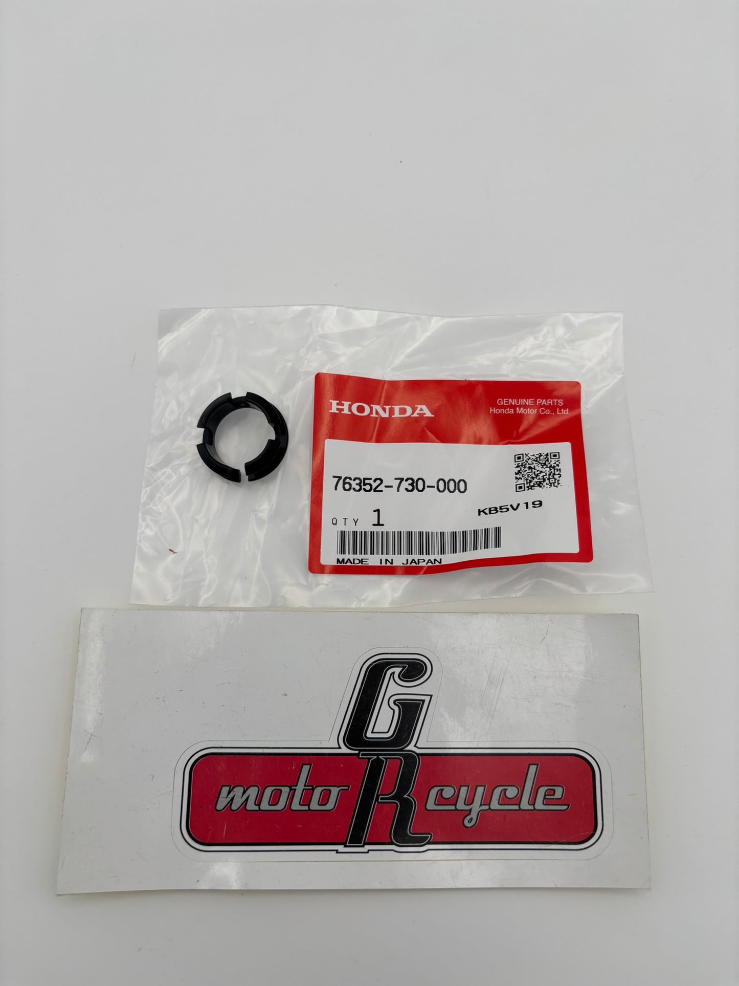 HONDA CHUTE HANDLE BUSH A 76352-730-000 H164