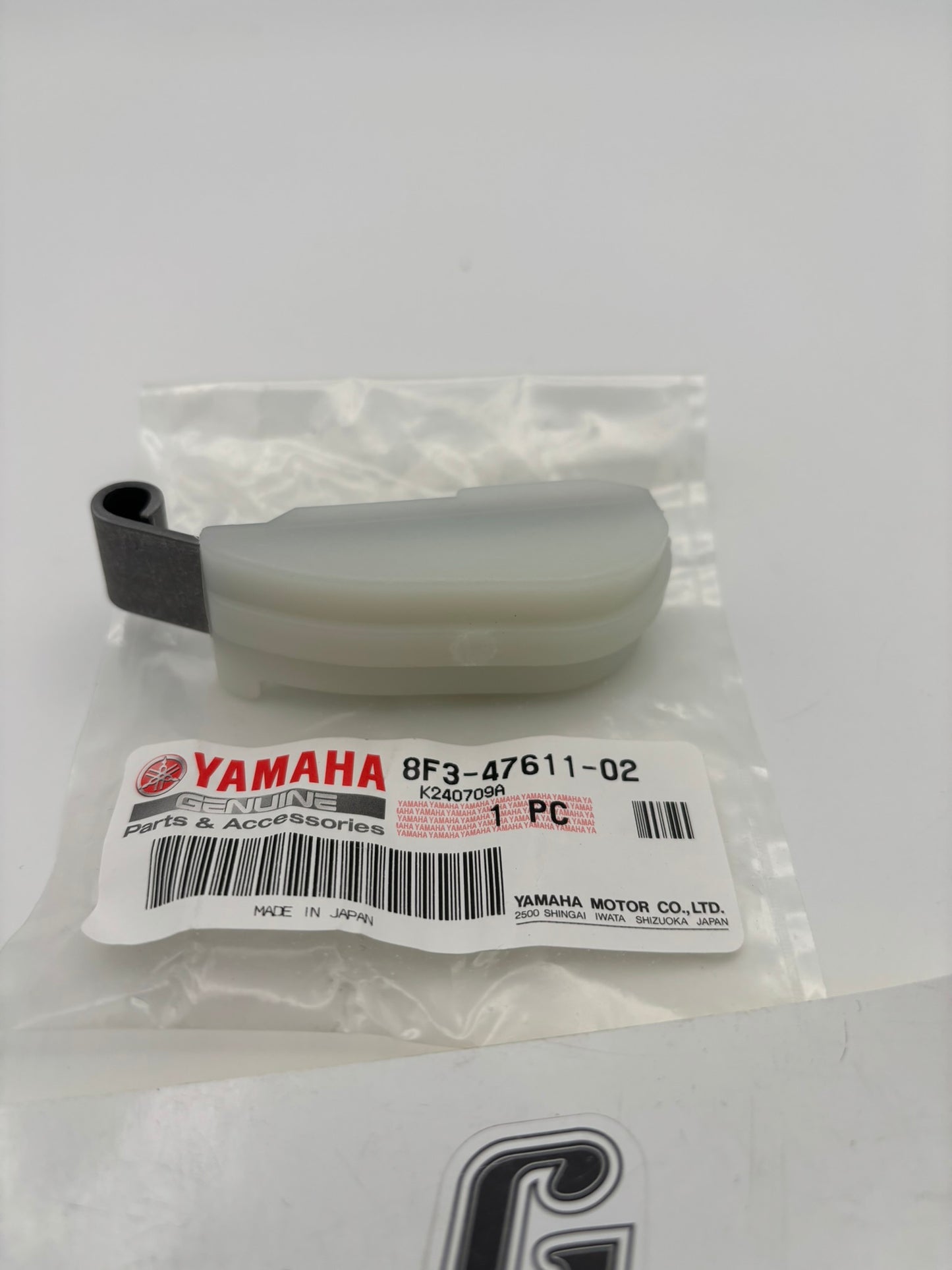 YAMAHA TENSIONER (SUB 8F3-47611-01-00 ) 8F3-47611-02-00 Y108