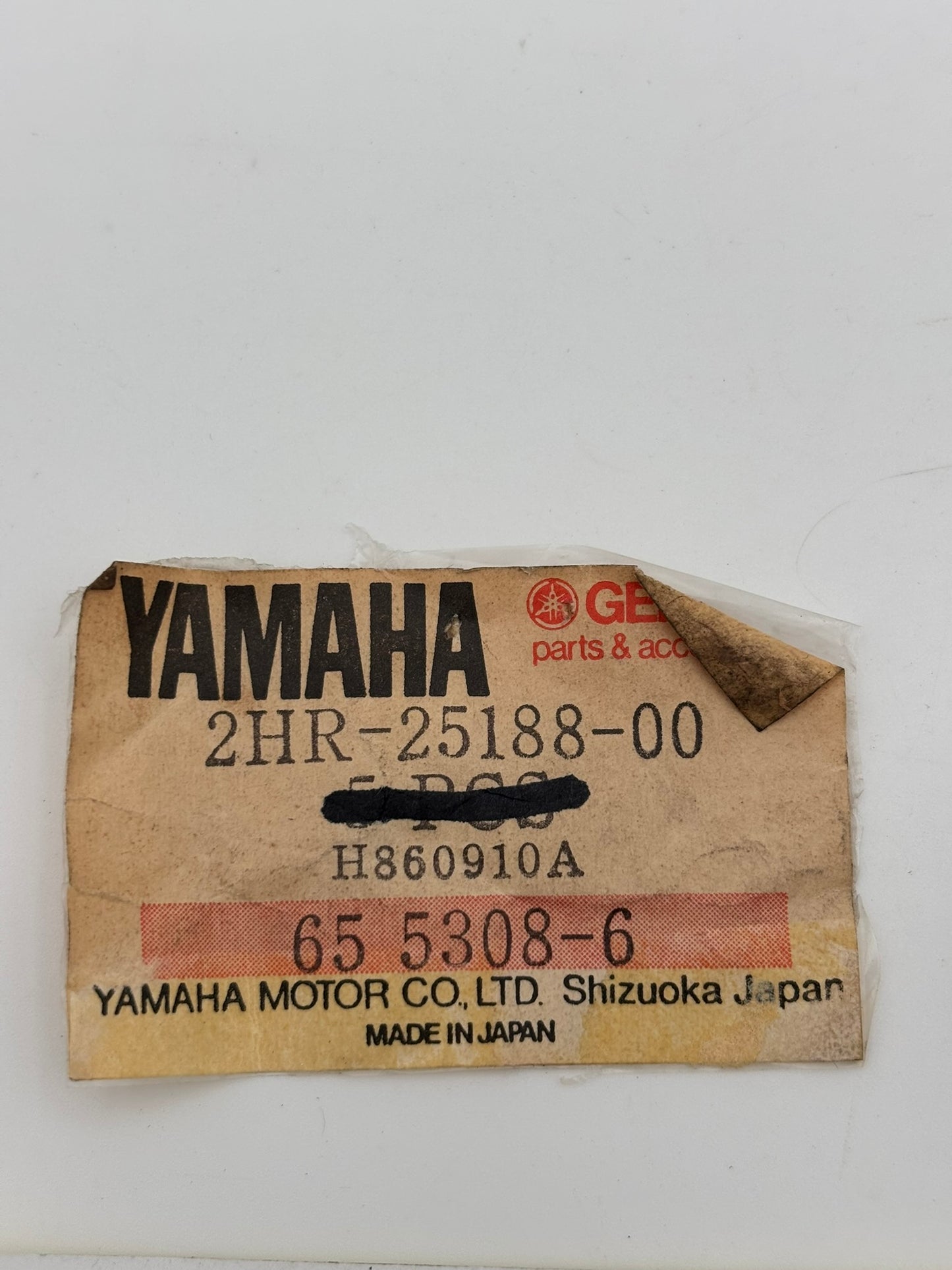 YAMAHA CAP 2HR-25188-00-00 Y106