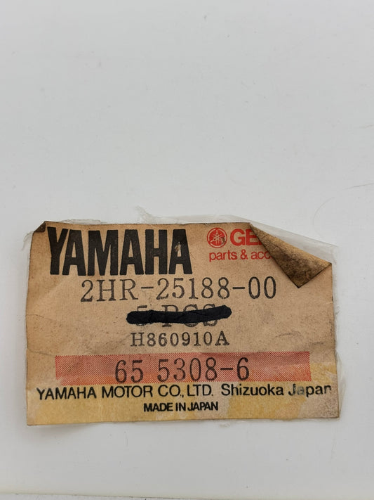 YAMAHA CAP 2HR-25188-00-00 Y106