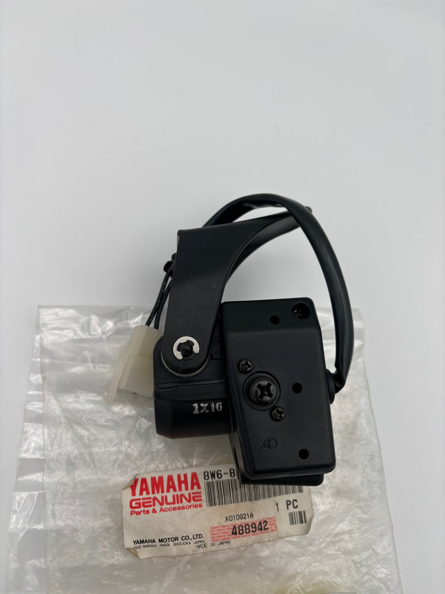 YAMAHA 1984 PZ480 ET340 ET300 LEVER HOLDER 8W6-82720-00-00 Y201
