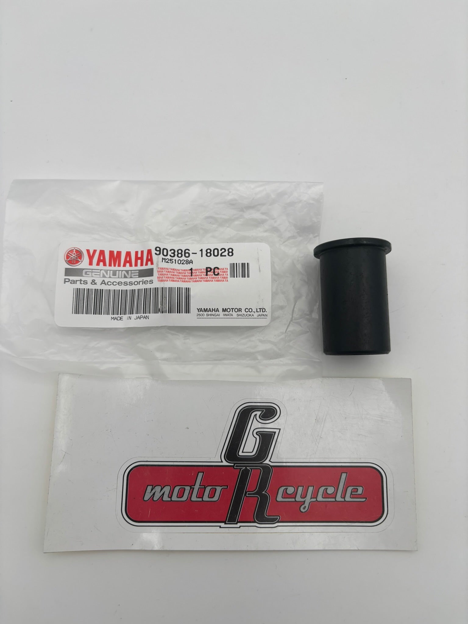 YAMAHA BUSHING (401-22123-00) 90386-18028-00 Y67