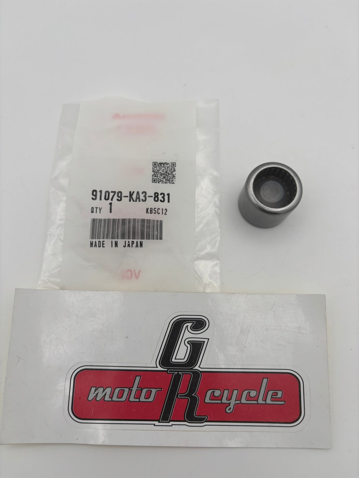 HONDA NEEDLE BEARING (17.5X24.5X22) 91079-KA3-831 H46
