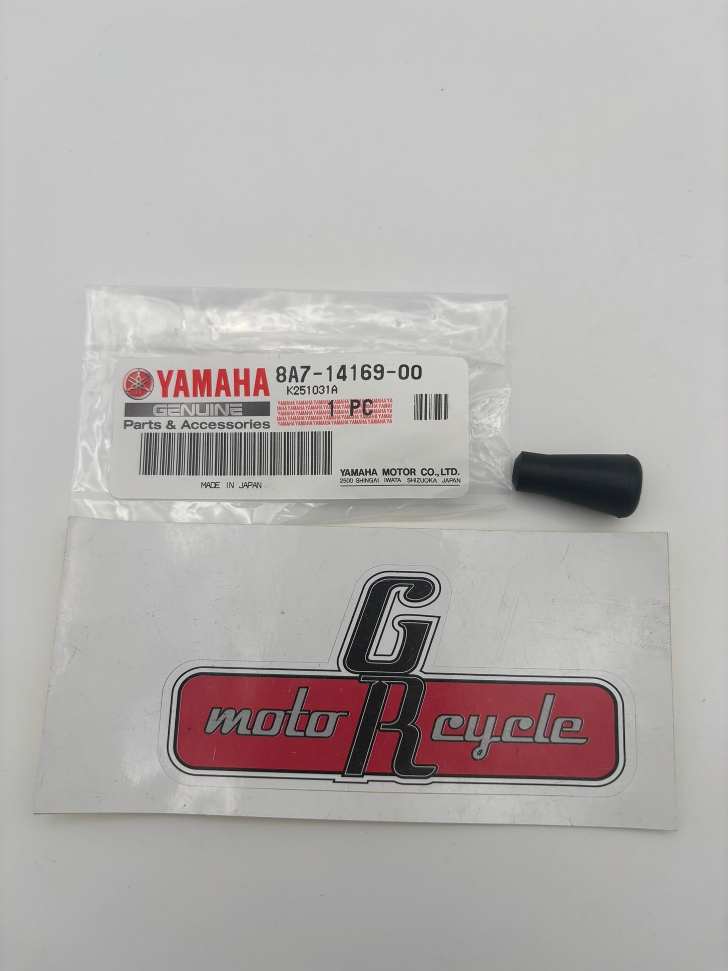 YAMAHA CAP 8A7-14169-00-00 Y72
