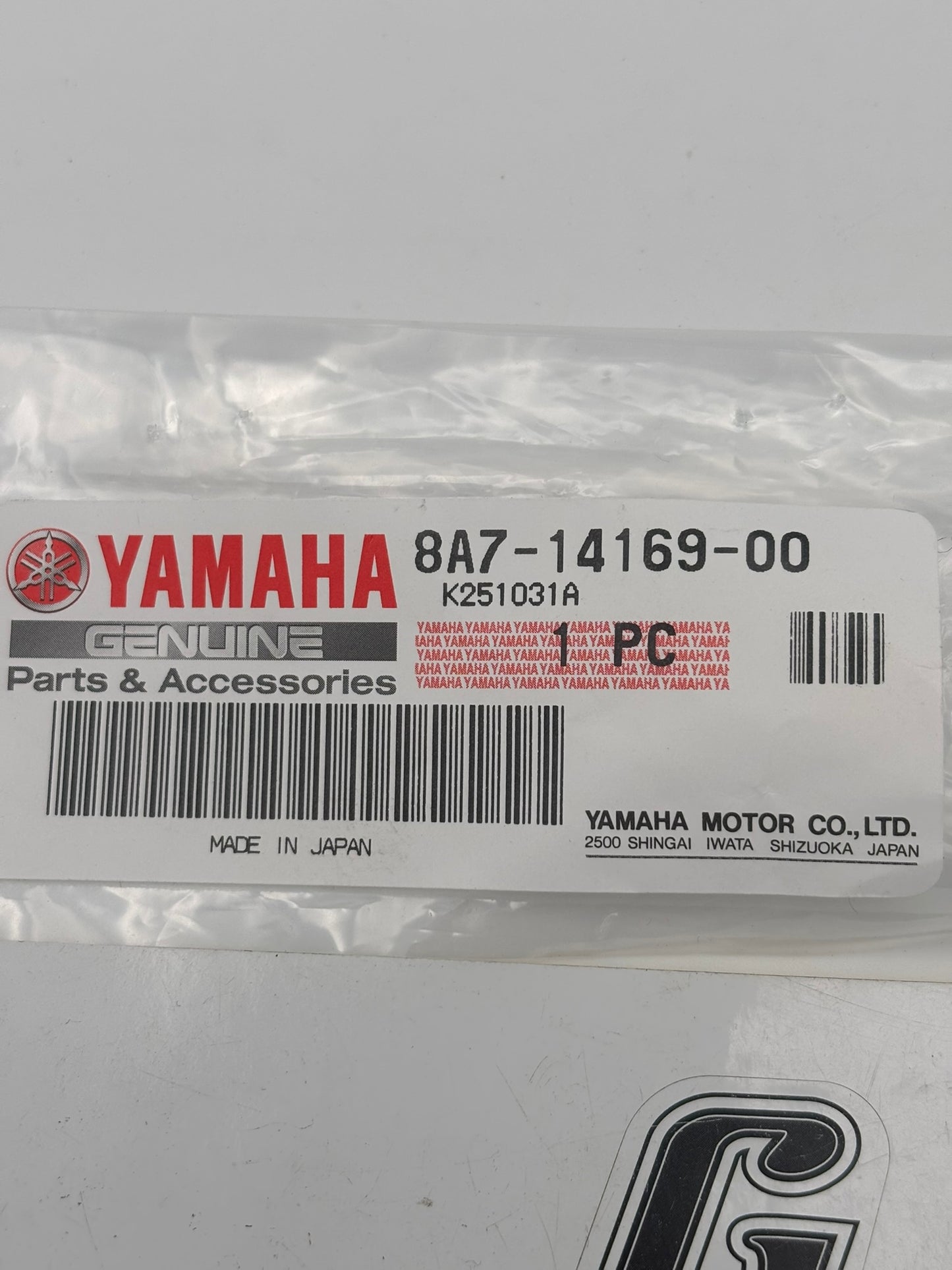 YAMAHA CAP 8A7-14169-00-00 Y72