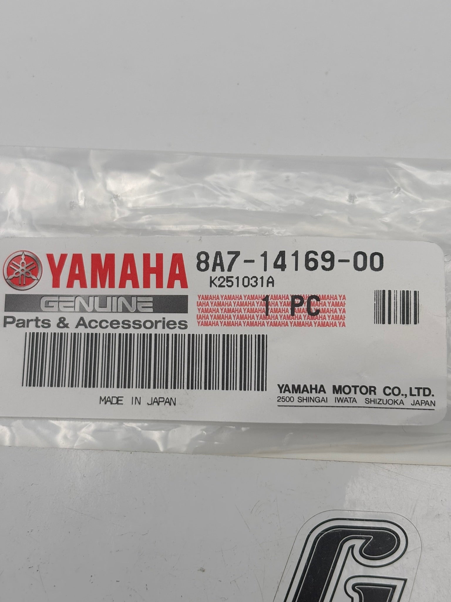 YAMAHA CAP 8A7-14169-00-00 Y72