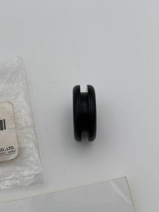 YAMAHA GROMMET 90480-23001-00 Y208