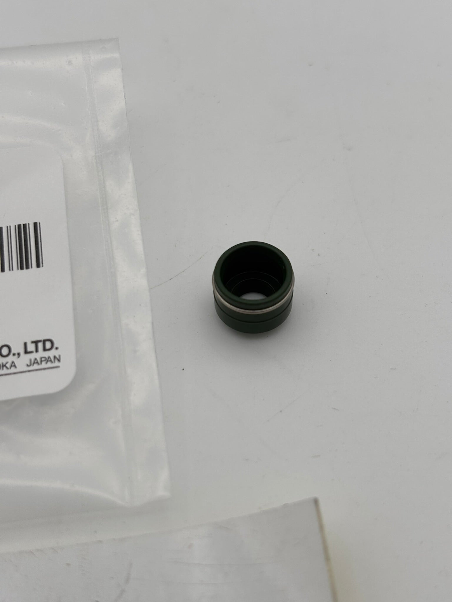 YAMAHA VALVE STEM SEAL 33M-12119-00-00 Y64