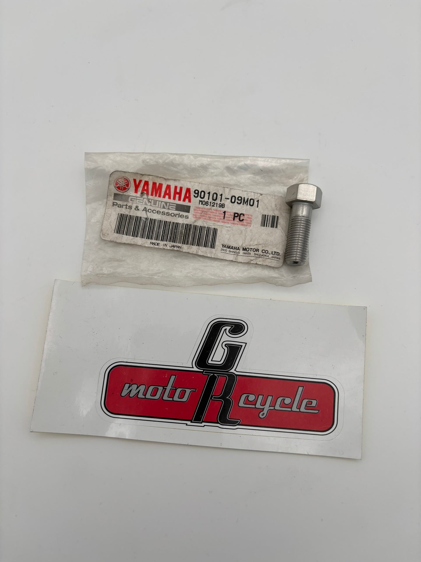 YAMAHA BOLT (62X) 90101-09M01-00 Y212