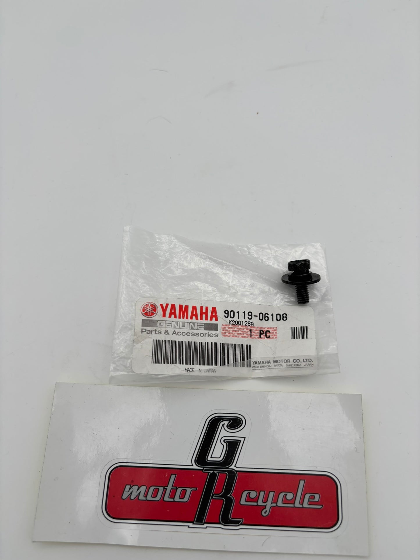 YAMAHA BOLT WITH WASHER 90119-06108-00 Y213