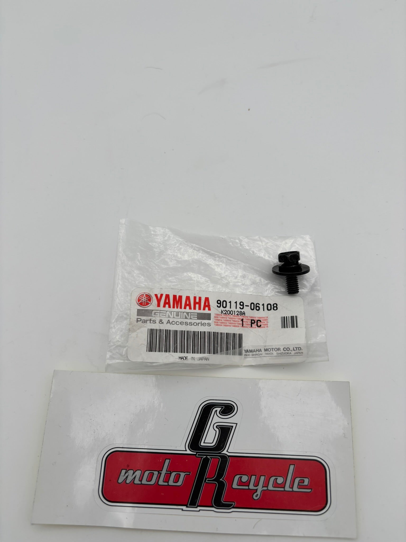 YAMAHA BOLT WITH WASHER 90119-06108-00 Y213