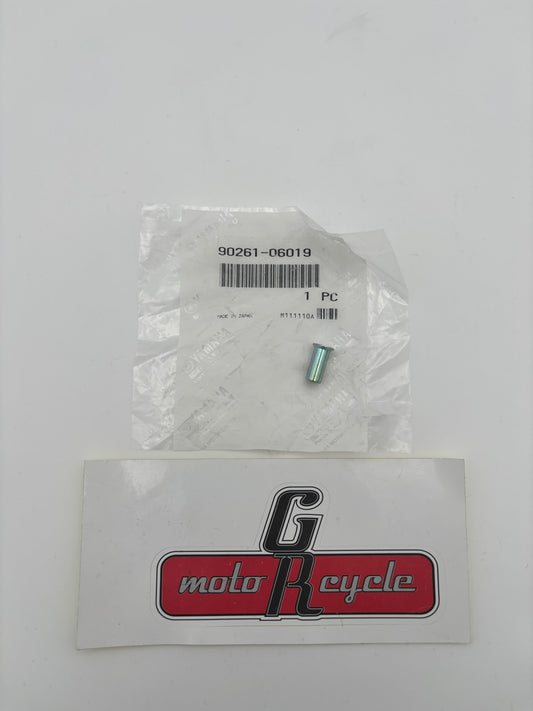 YAMAHA COUNTERSUNK HEAD RIVET 90261-06019-00 Y215