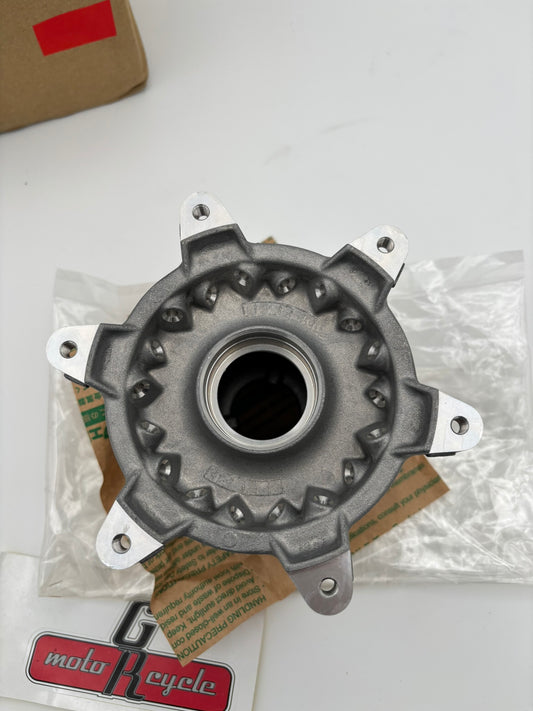 YAMAHA FRONT HUB 1SL-25111-00-00 Y226