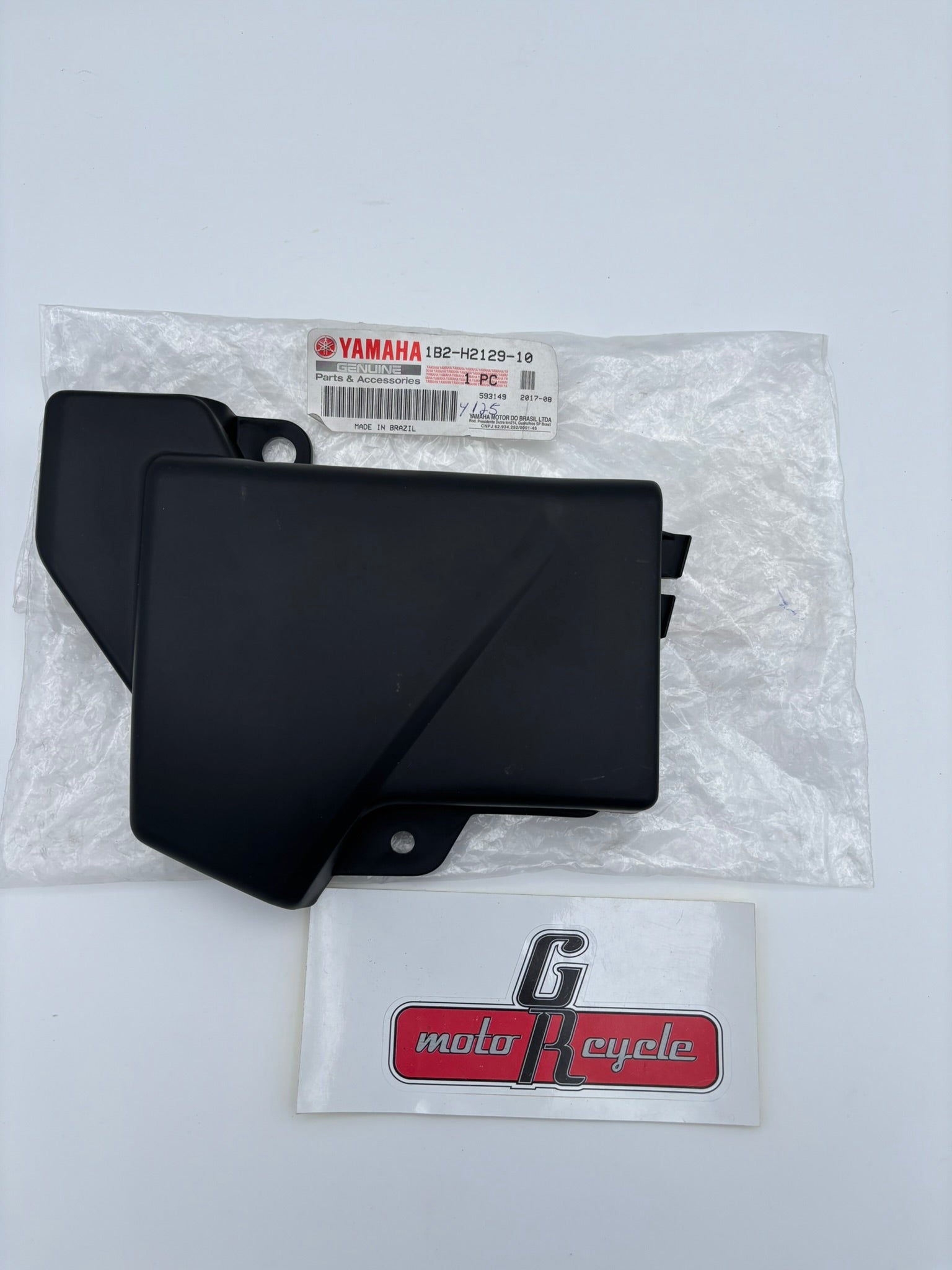 YAMAHA BATTERY COVER 1B2-H2129-10-00 Y240