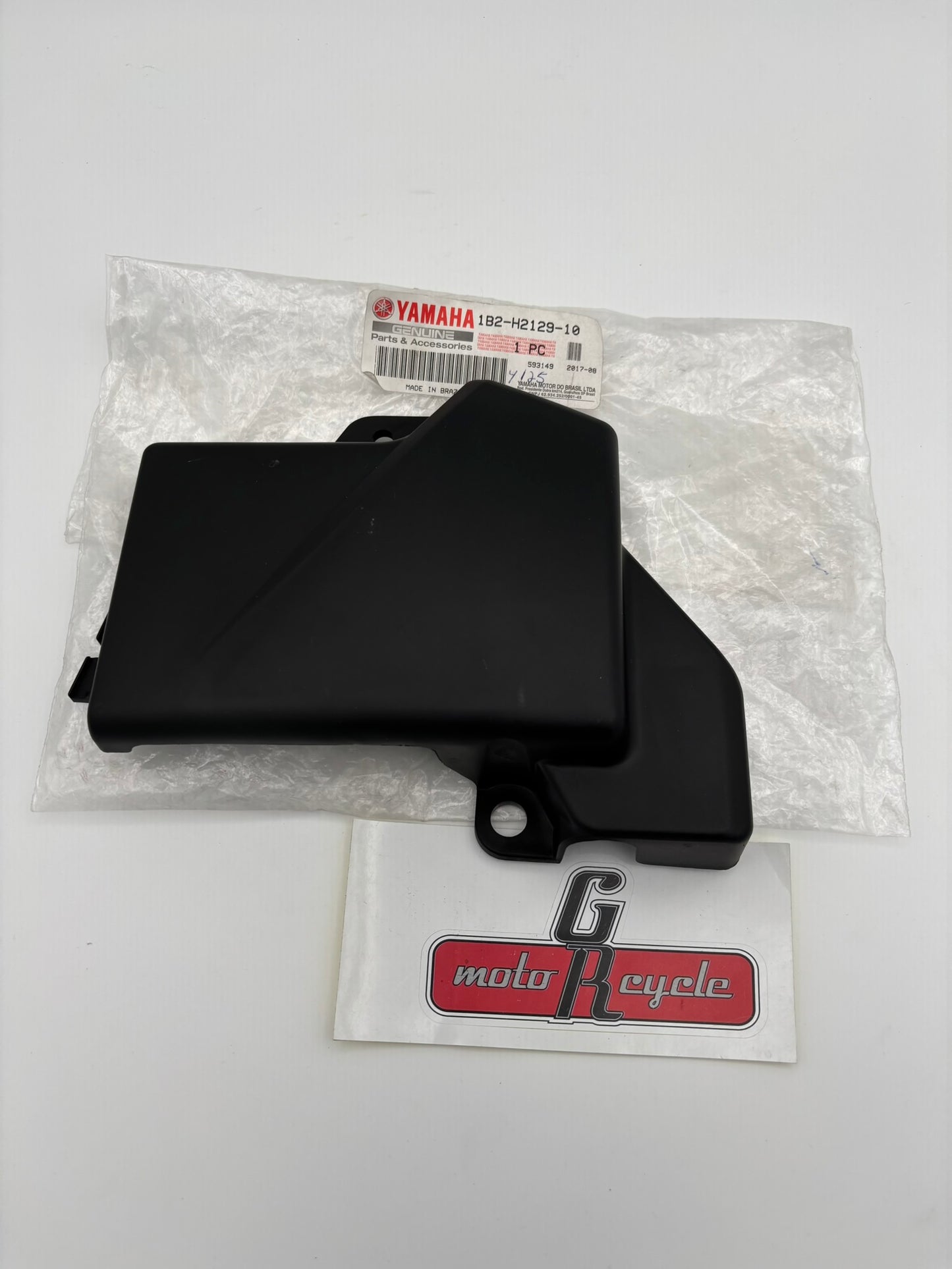 YAMAHA BATTERY COVER 1B2-H2129-10-00 Y240