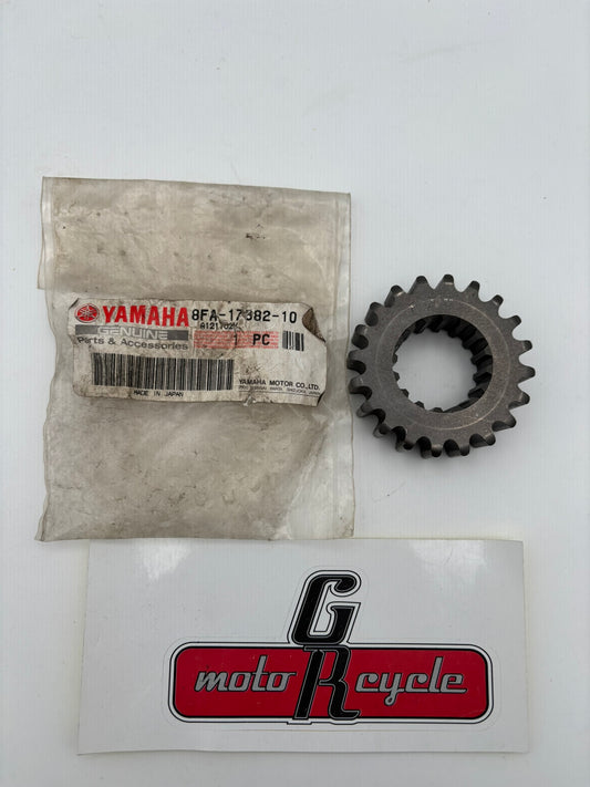 YAMAHA CHAIN DRIVE SPROCKET 8FA-17682-10-00 Y246
