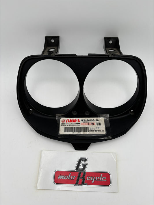 YAMAHA CW50 ZUMA SOCKET COVER 3ES-84196-30-00 Y250