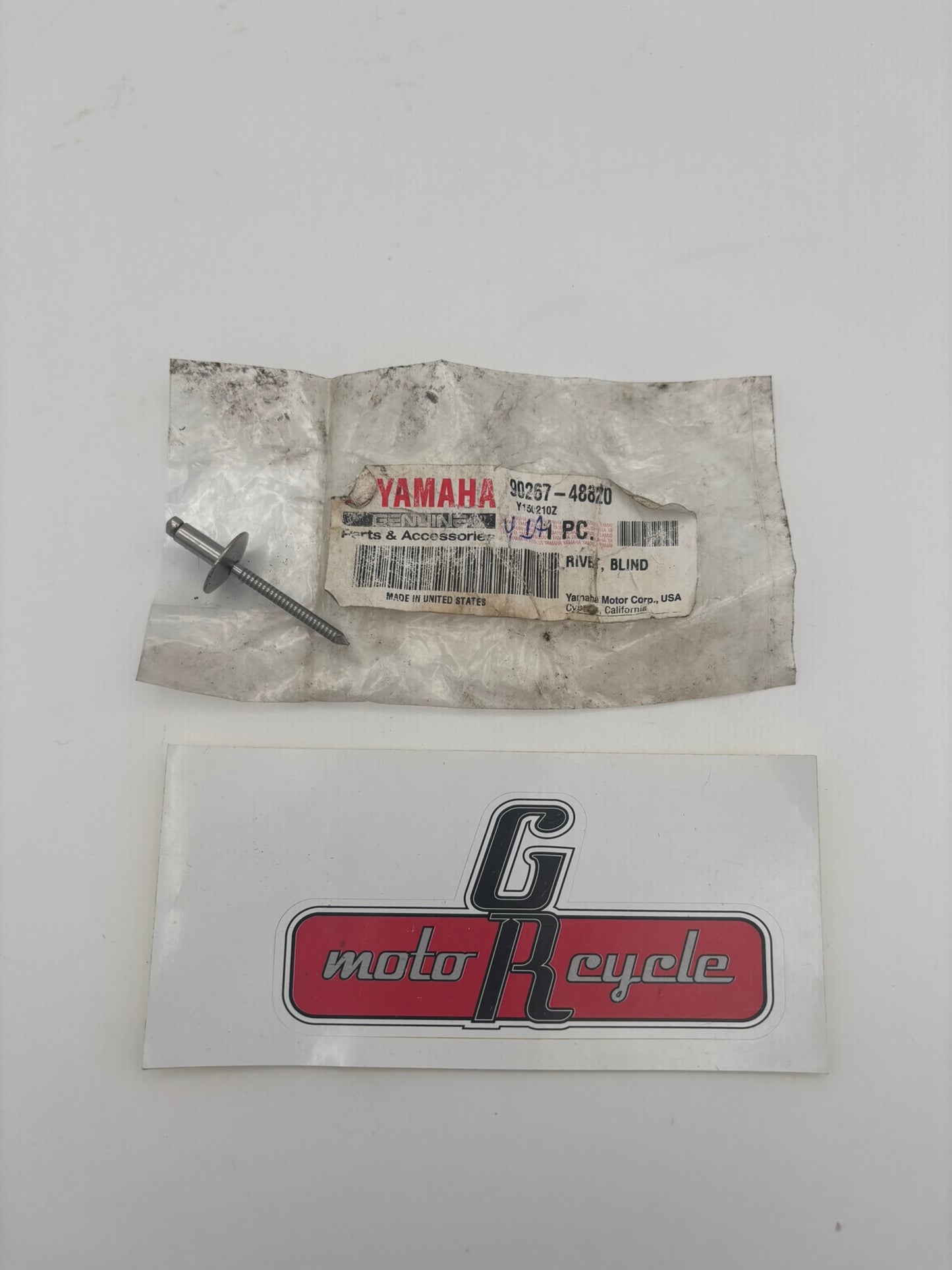 YAMAHA BLIND RIVET 90267-48820-00 Y251