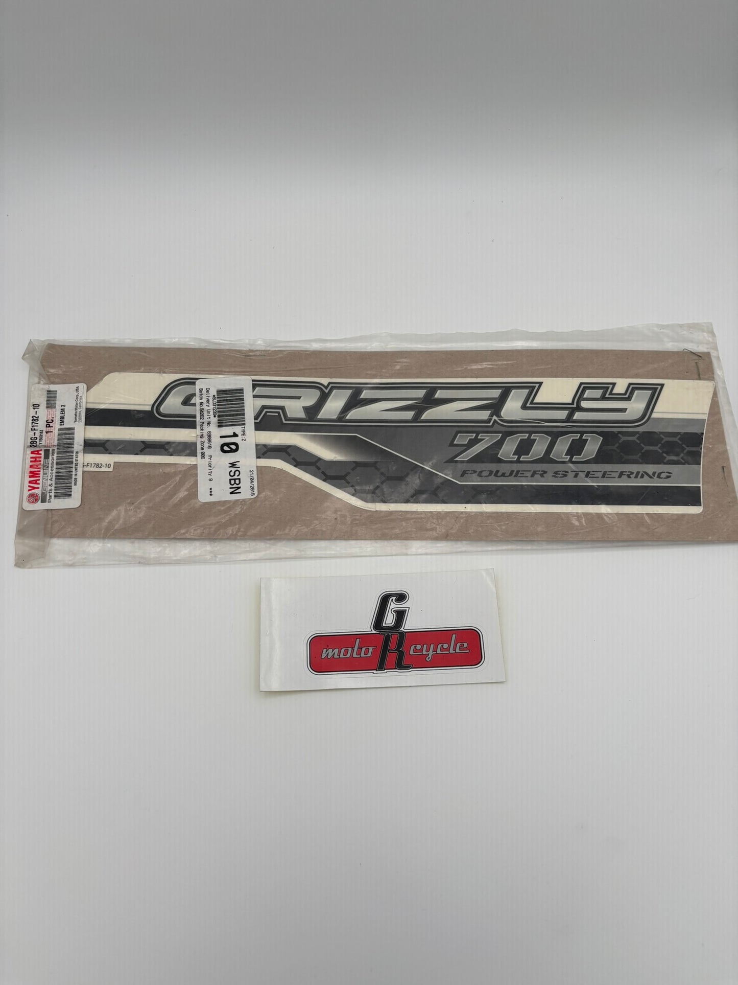 YAMAHA EMBLEM 2 2BG-F1782-10-00 Y255