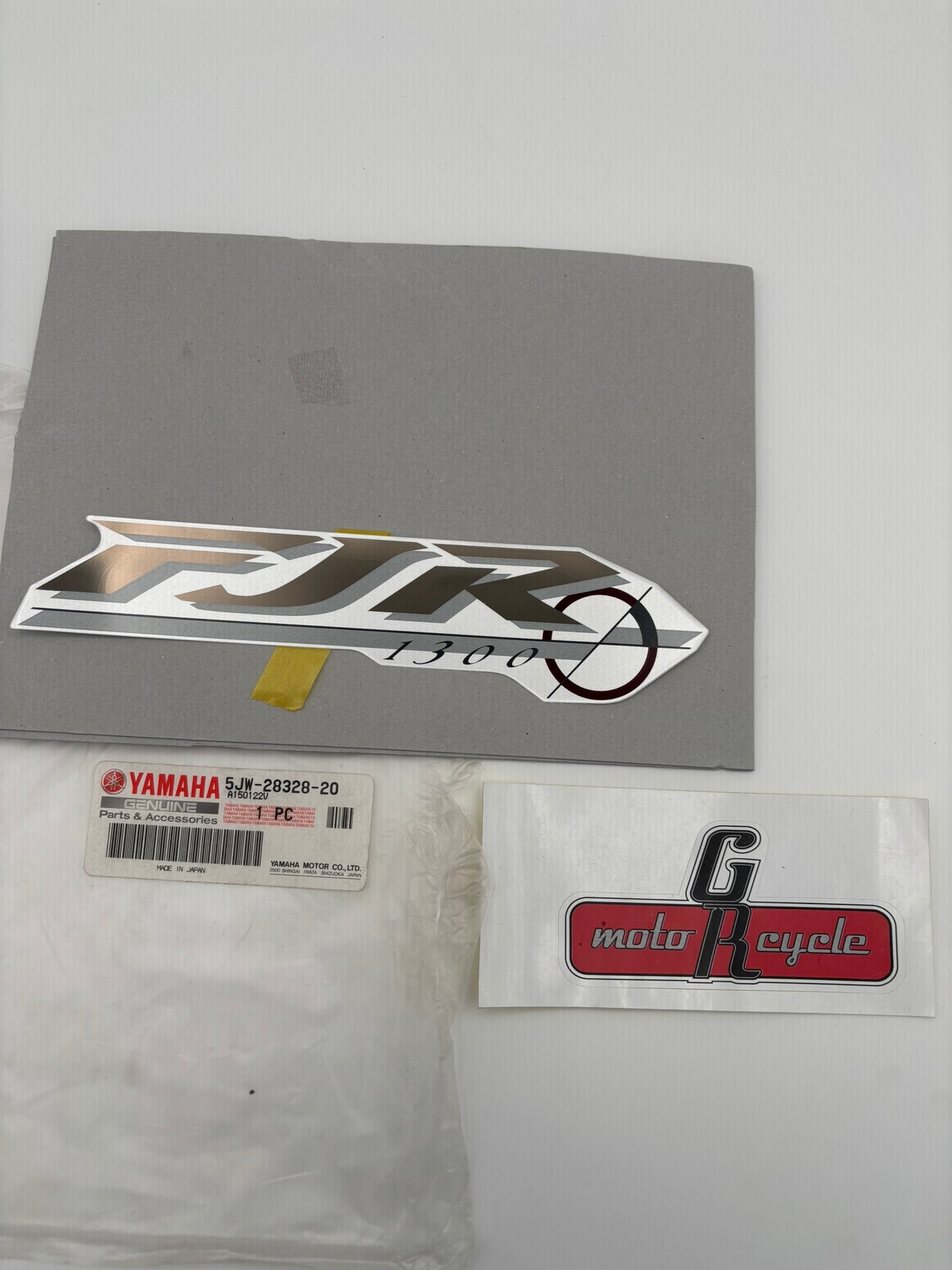 YAMAHA 2001 - 2003 FJR1300 EMBLEM 5JW-28328-20-00 Y255