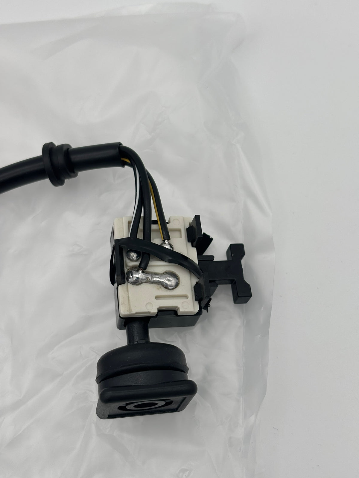 YAMAHA ENGINE STOP SWITCH 8AU-82575-09-00 Y113