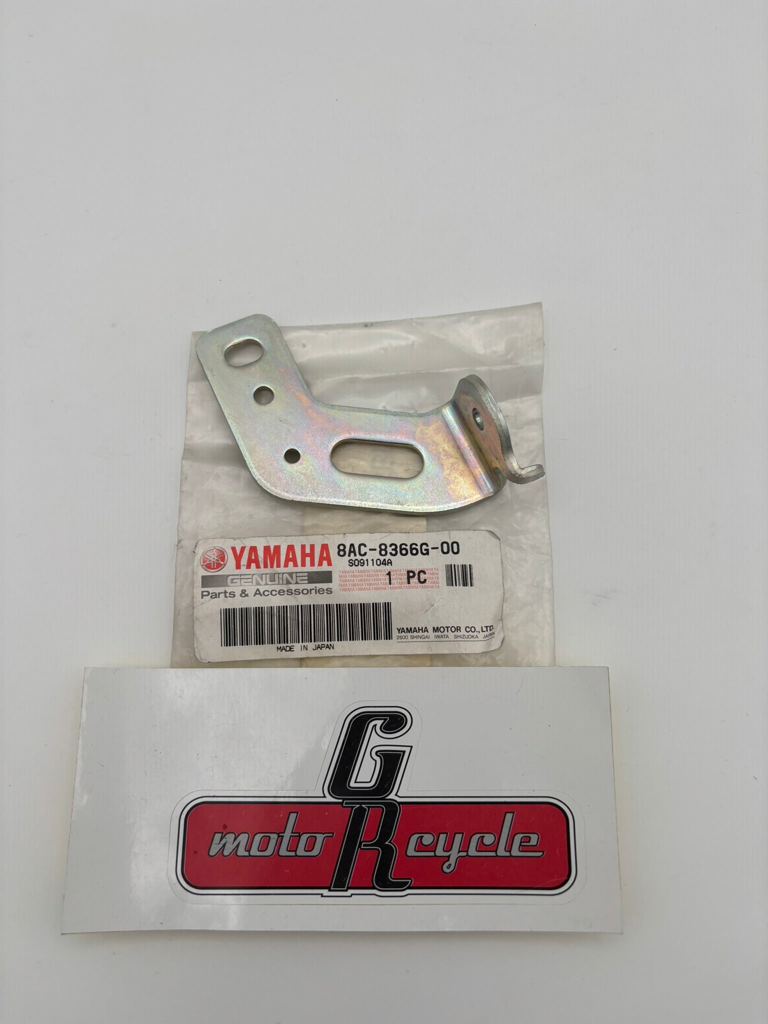 YAMAHA BRACKET 3 8AC-8366G-00-00 Y259
