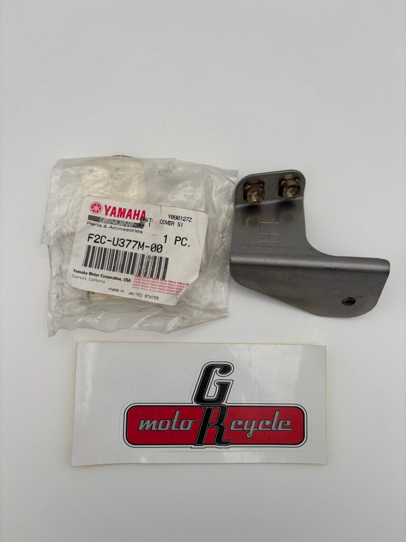 YAMAHA COVER SIDE BRACKET F2C-U377M-00-00 Y261