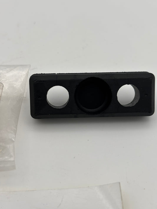 YAMAHA GROMMET SUB 6BG-42727-01-00 6BG-42727-00-00 Y269