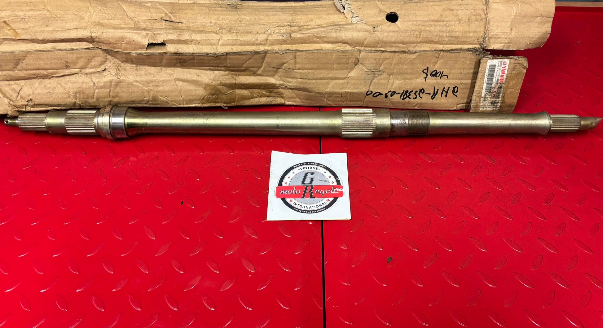 YAMAHA BIG BEAR 350 1987 - 95 REAR WHEEL AXEL 2HR-25381-03-00 YBOX