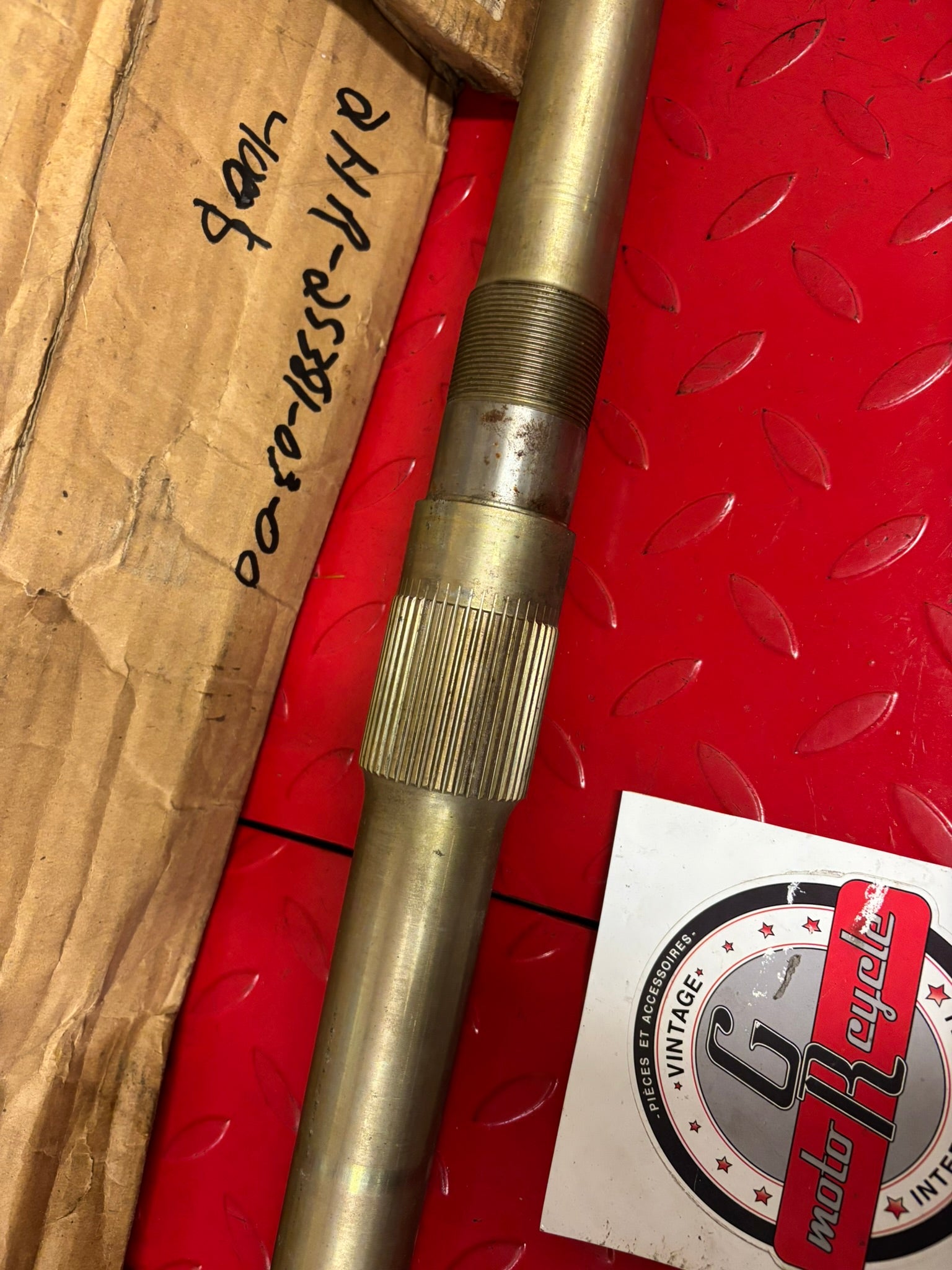 YAMAHA BIG BEAR 350 1987 - 95 REAR WHEEL AXEL 2HR-25381-03-00 YBOX