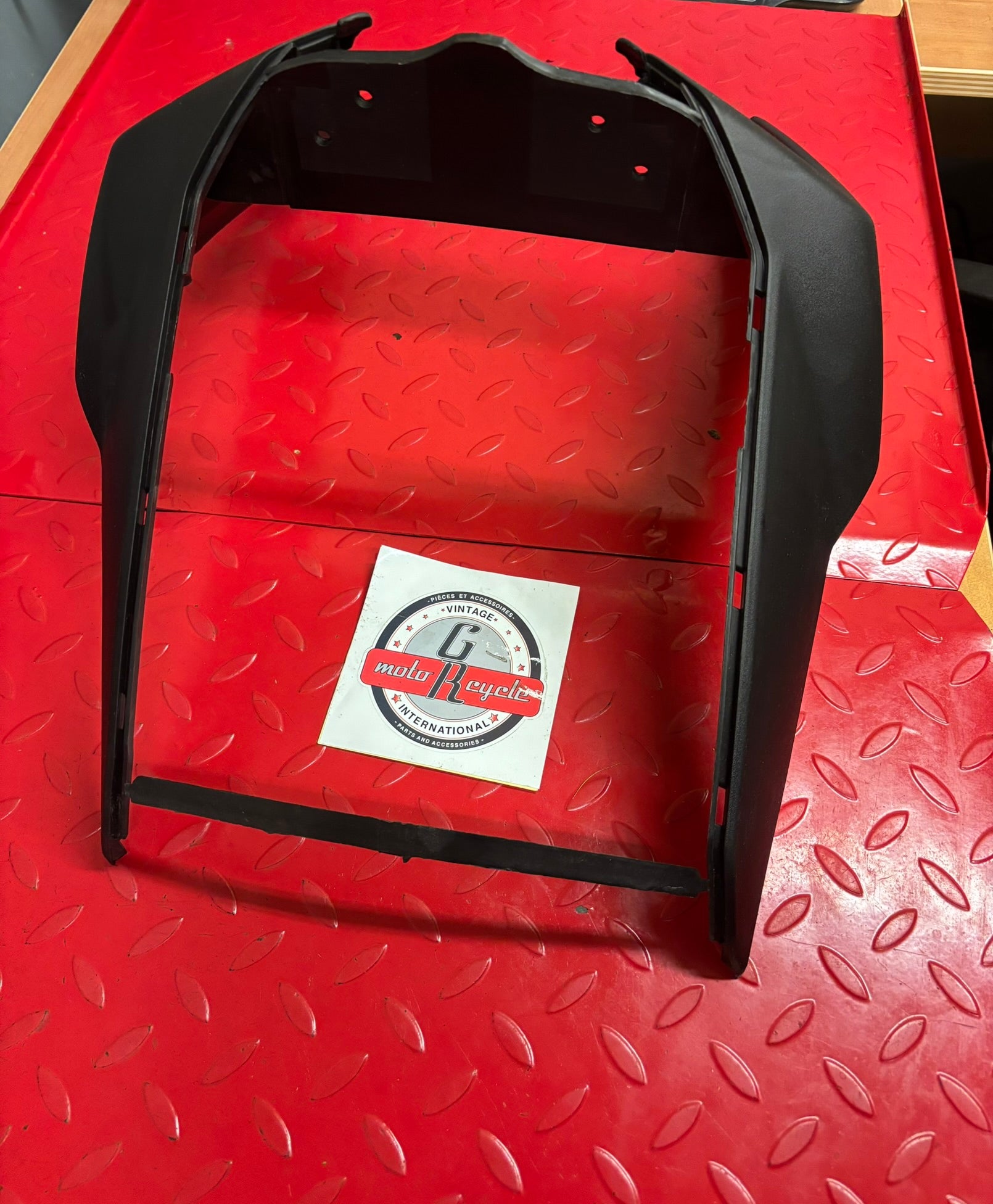 YAMAHA FENDER MOLE 1CD-F1519-00-00 YBOX