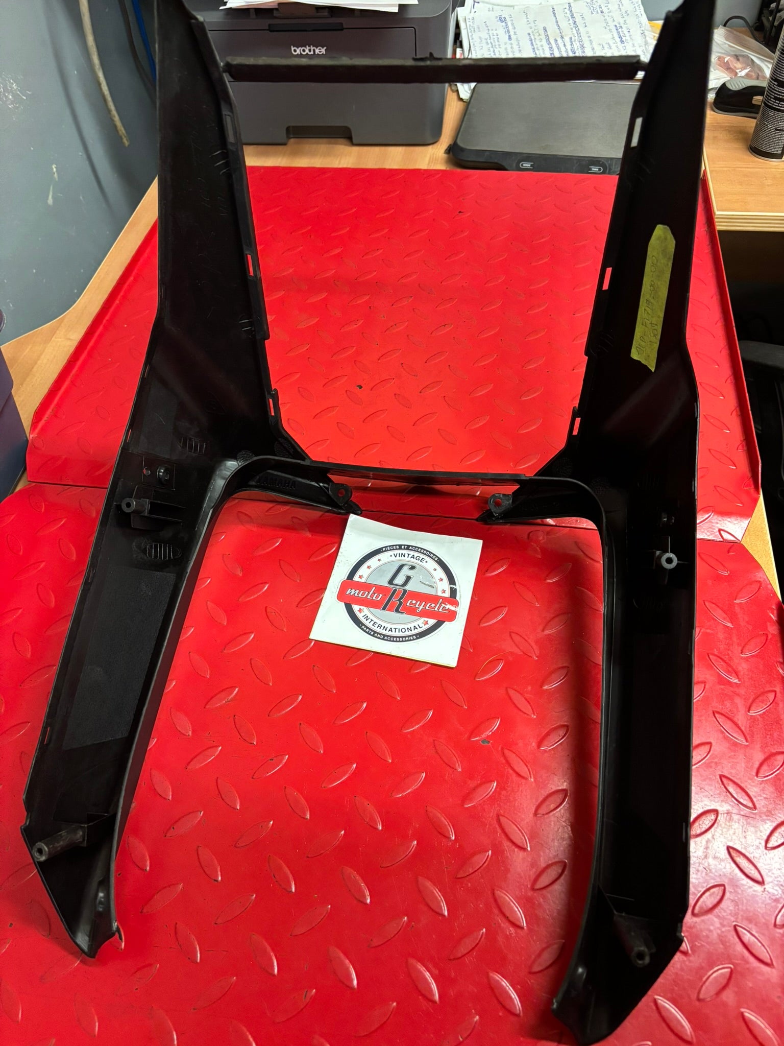 YAMAHA FENDER MOLE 1CD-F1519-00-00 YBOX