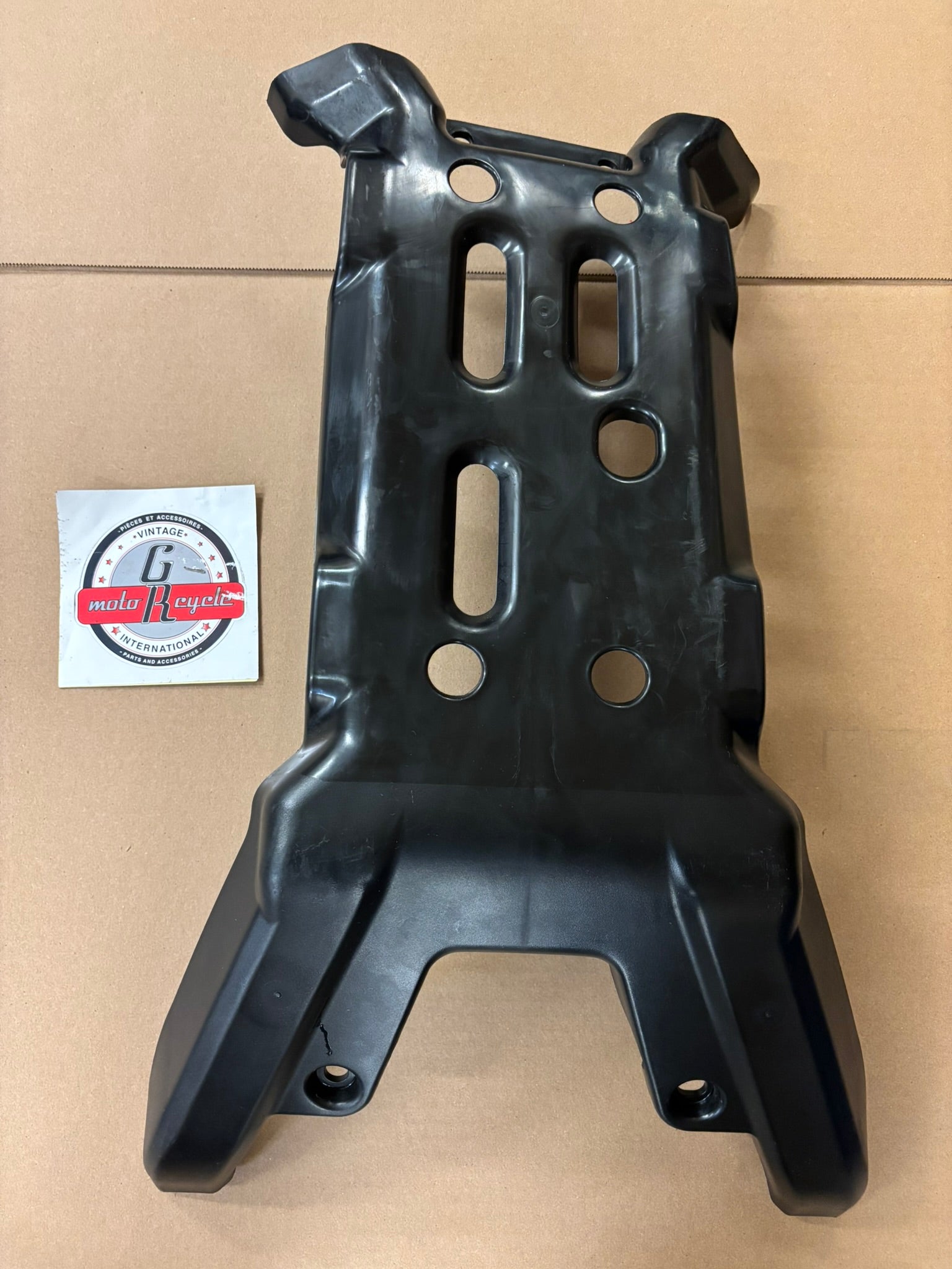 YAMAHA ENGINE GUARD 1 SUB 1HP-F147A-00-00 3B4-2147A-00-00 YBOX