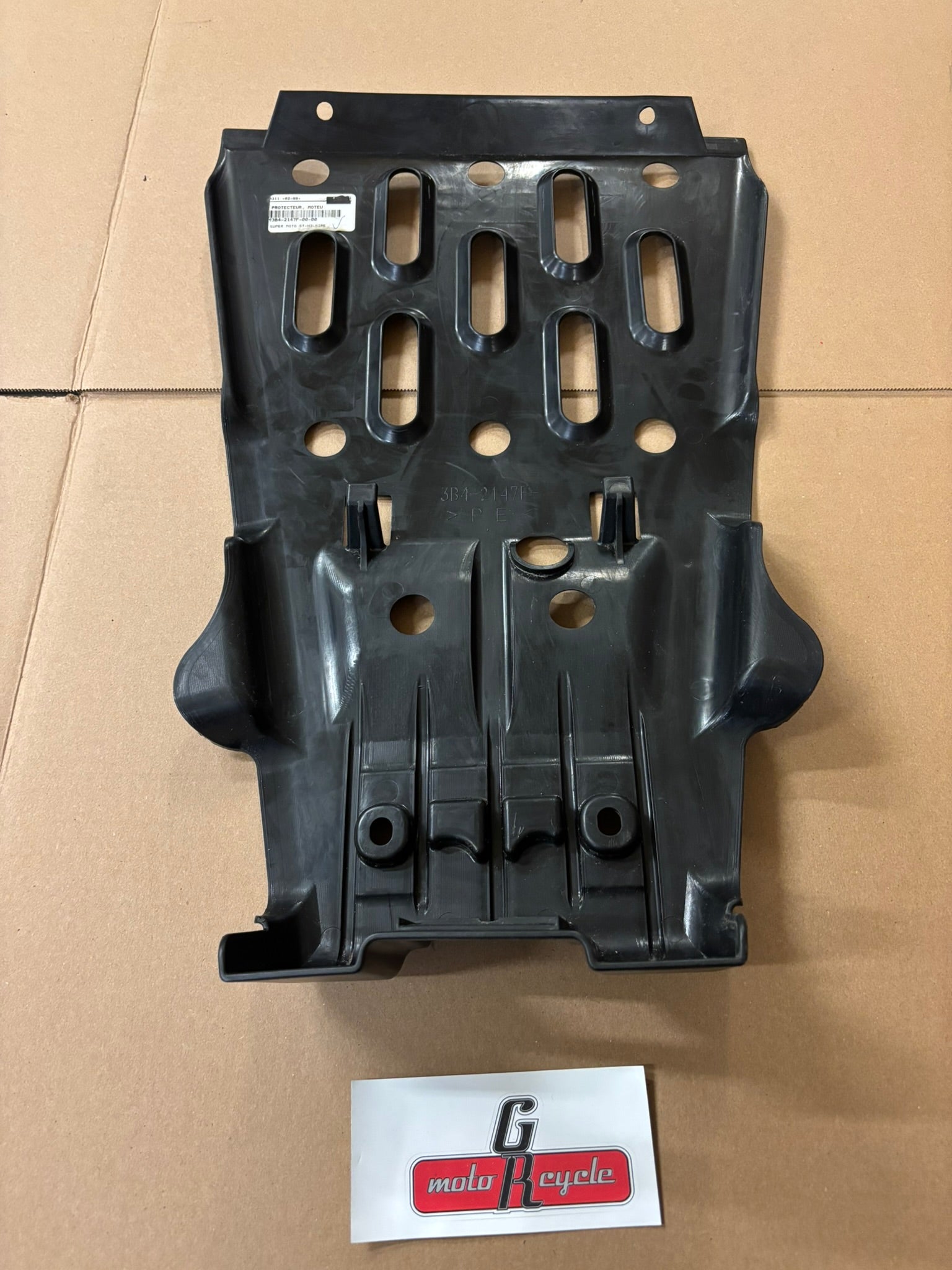 YAMAHA ENGINE GUARD 3 SUB 1HP-F147F-00-00 3B4-2147F-00-00 YBOX