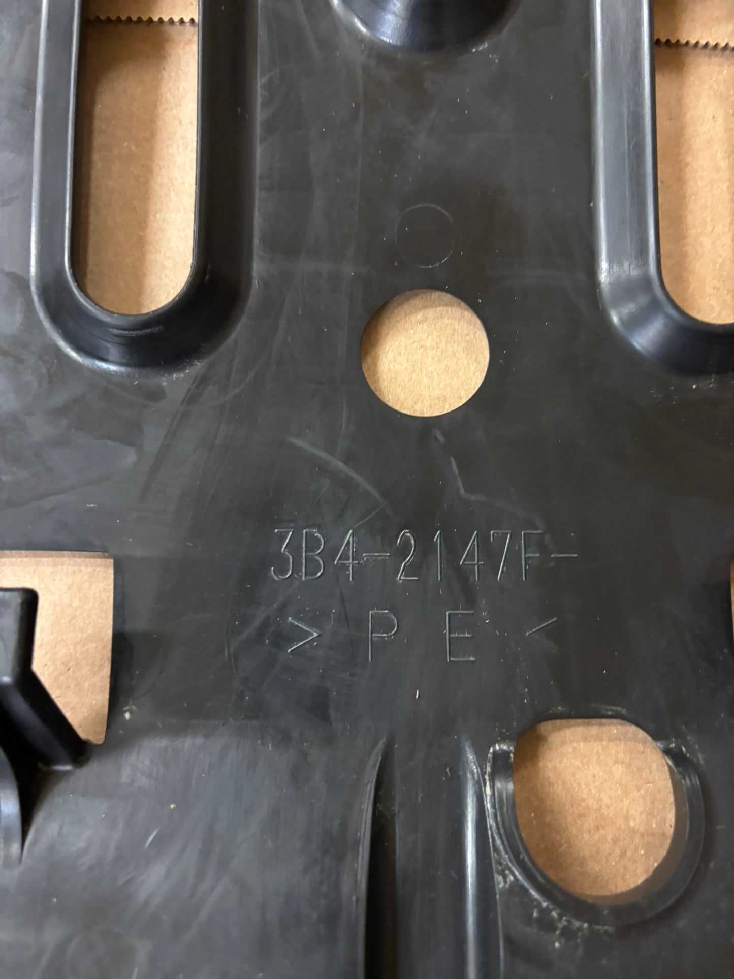 YAMAHA ENGINE GUARD 3 SUB 1HP-F147F-00-00 3B4-2147F-00-00 YBOX