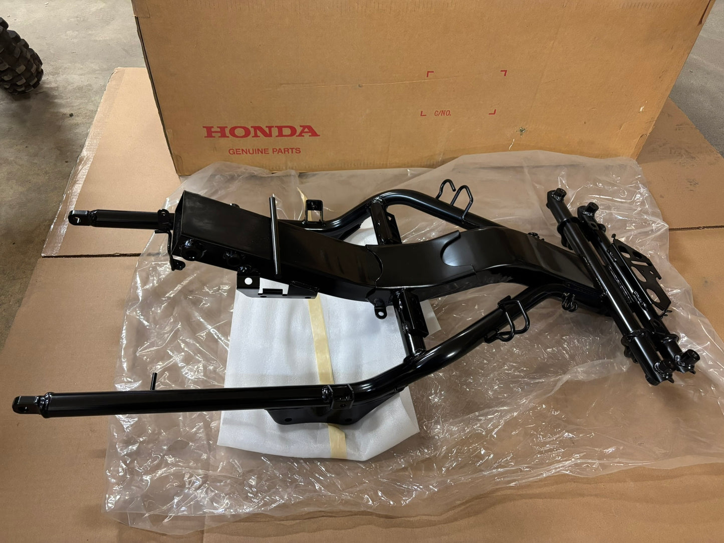 HONDA SEAT RAIL ASSY 50200-MCW-D01 HBOX