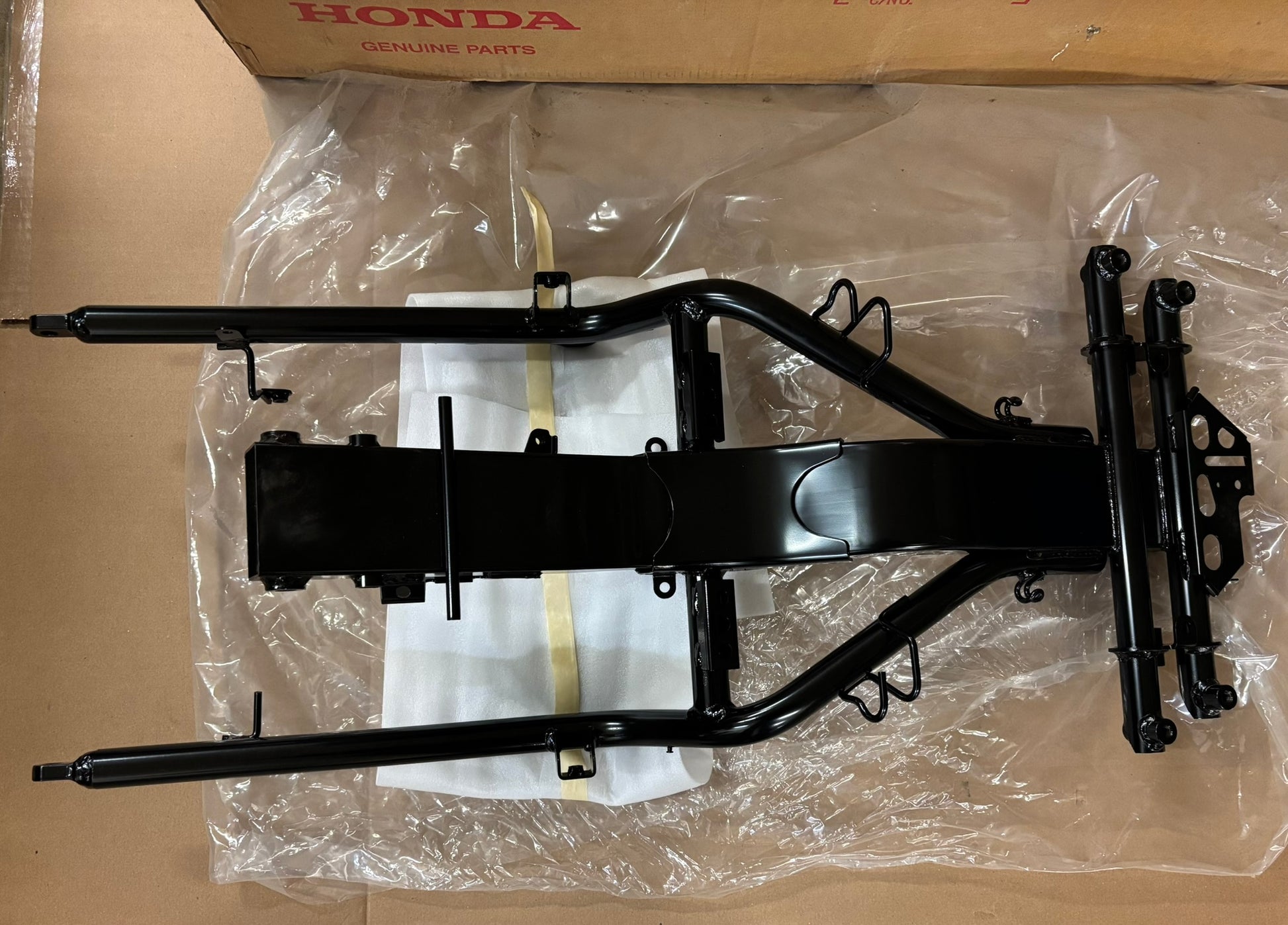 HONDA SEAT RAIL ASSY 50200-MCW-D01 HBOX
